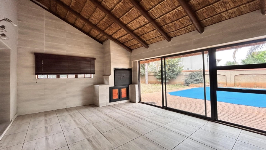 5 Bedroom Property for Sale in Melodie North West